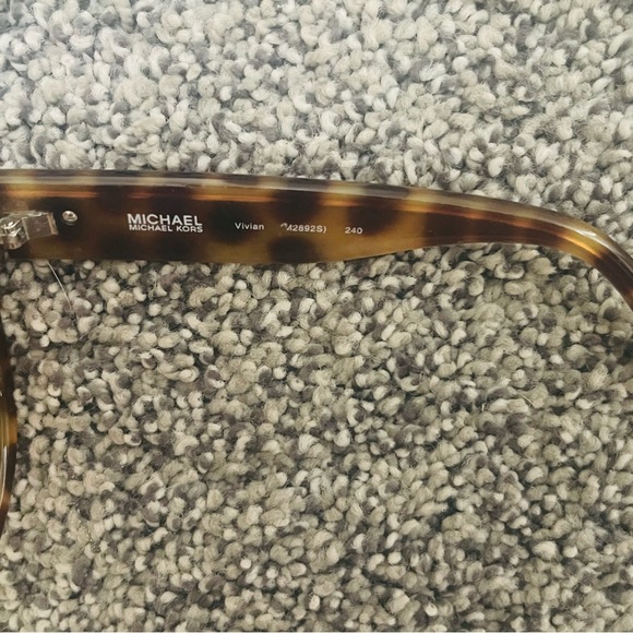 Michael Kors Sunglasses Vivian M2892s 24 Tortoise - Picture 4 of 9